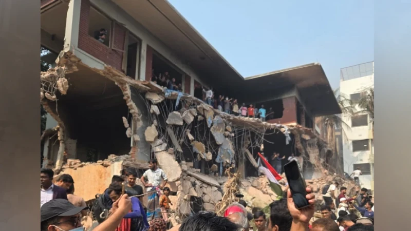 ধানমন্ডি ৩২ নম্বরে ভাঙচুর নিয়ে যা বলল অন্তর্বর্তী সরকার