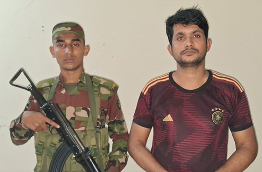 সিলেটে সেনার গোয়েন্দাজালে রেলের কর্মচারী