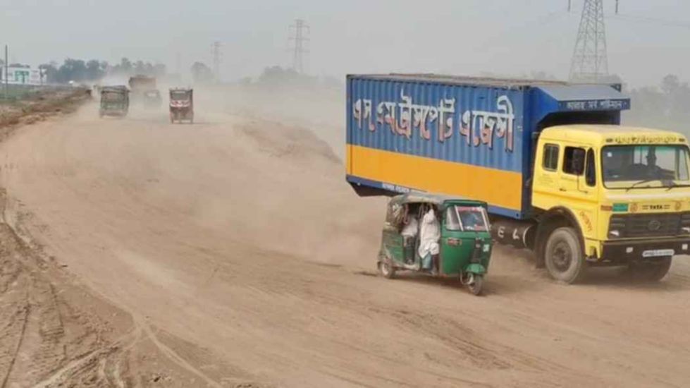 ঈদযাত্রায় কুমিল্লা-সিলেট মহাসড়কে ভোগান্তির শ ঙ্কা