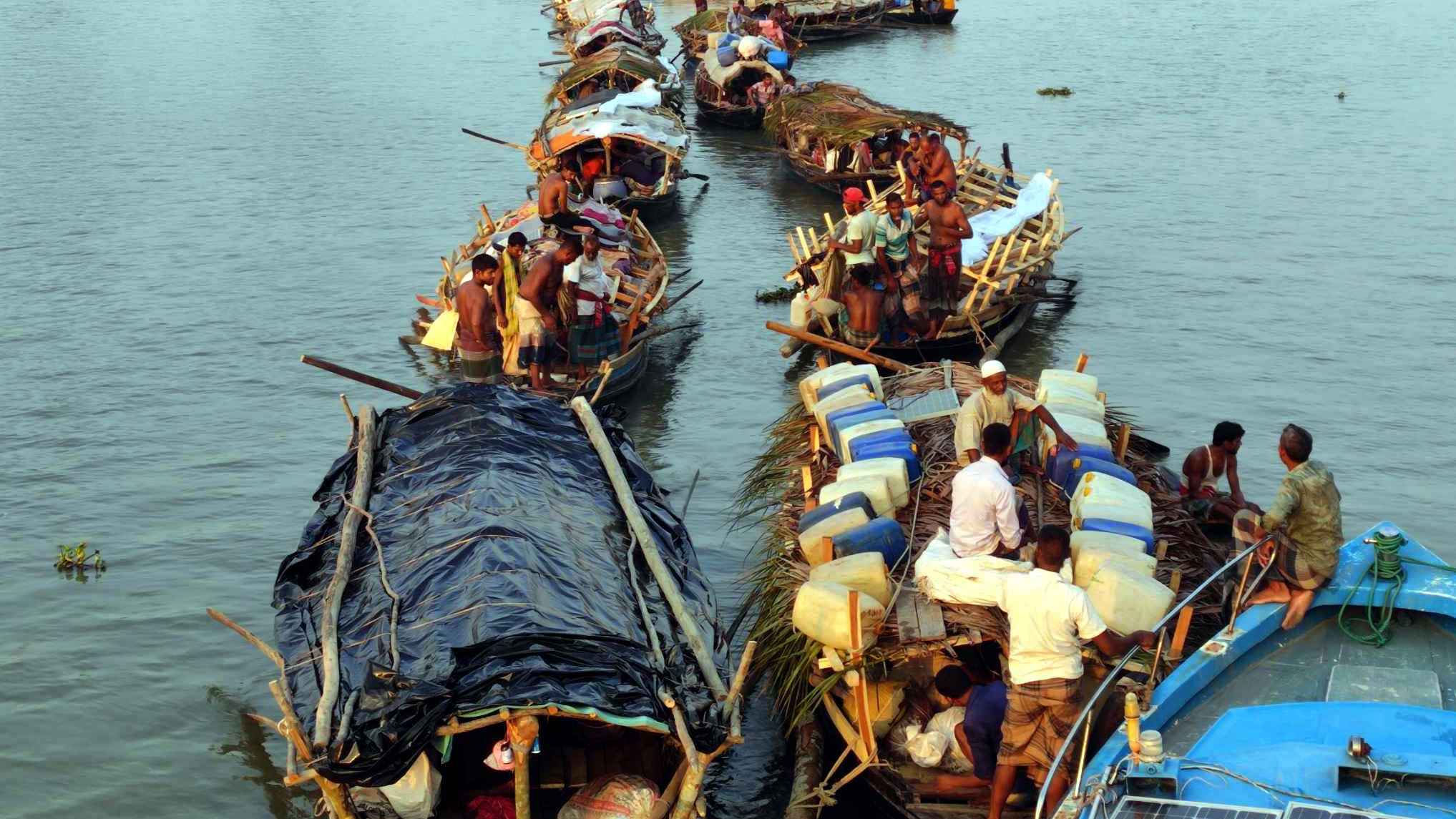 সুন্দরবনে মধু আহরণে গেলেন ৬ শতাধিক মৌয়ালী