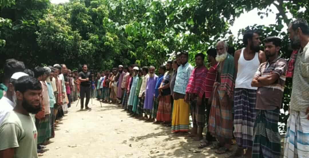 ধর্মপাশায় বেরিকান্দী গ্রামবাসীর সন্ত্রাসীদের বিরুদ্ধে প্রতিবাদ সমাবেশ