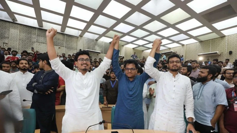 ডাকসুতে ২৮ পদে জয়ী যারা