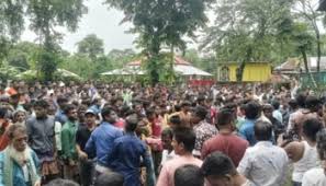 সিলেটে চোর সন্দেহে যুবককে পিটুনি : বাঁচাতে গিয়ে আহত স্ত্রীও