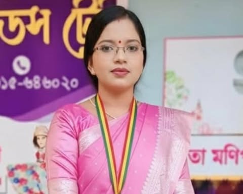 কবি সংগীতা বোনার্জী আন্তর্জাতিক স্বর্ণপদকে ভূষিত হয়েছেন