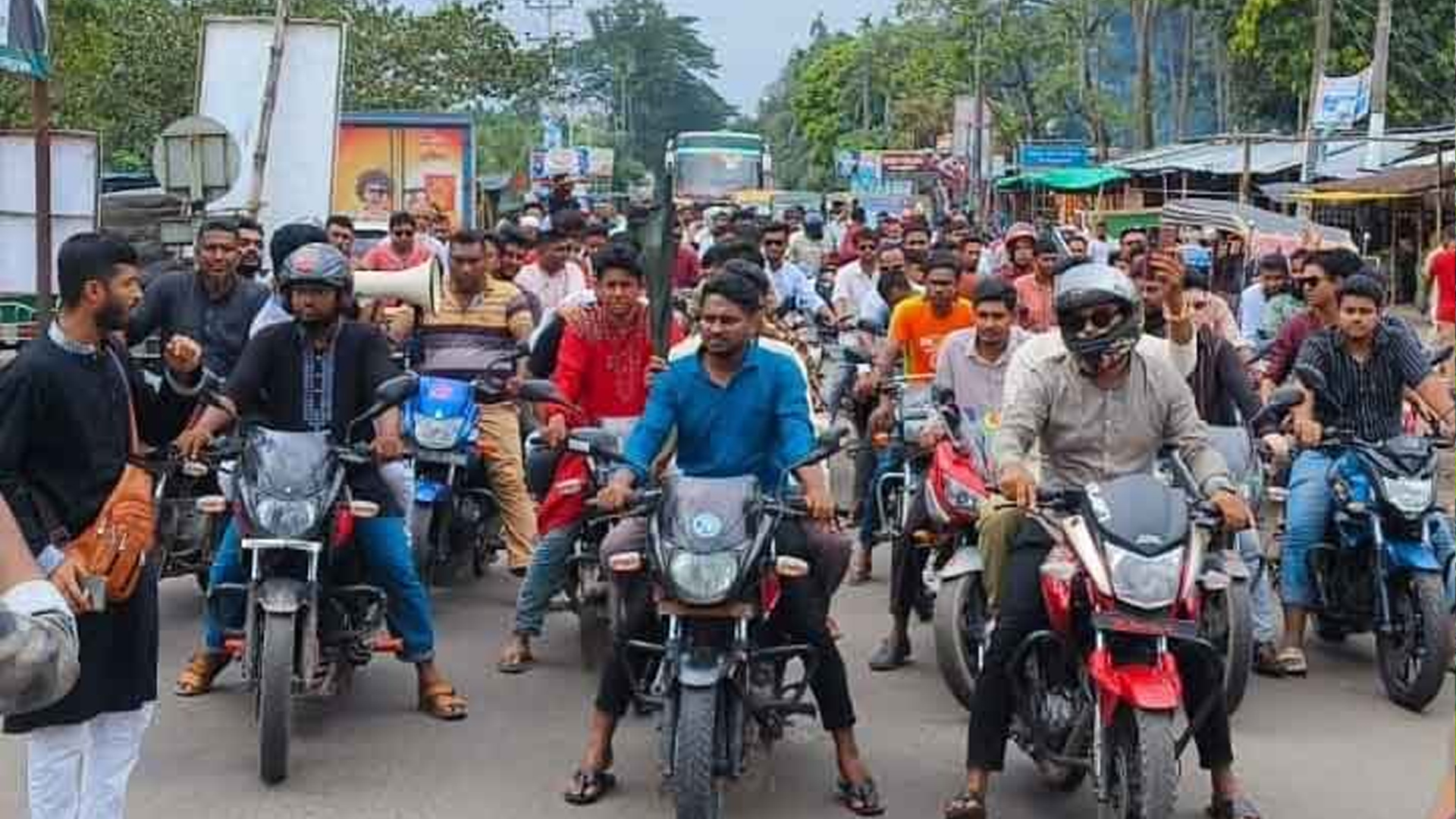 বাগেরহাটে শাপলা প্রতীকের দাবিতে এনসিপির বিক্ষোভ ও মোটর শোভাযাত্রা 