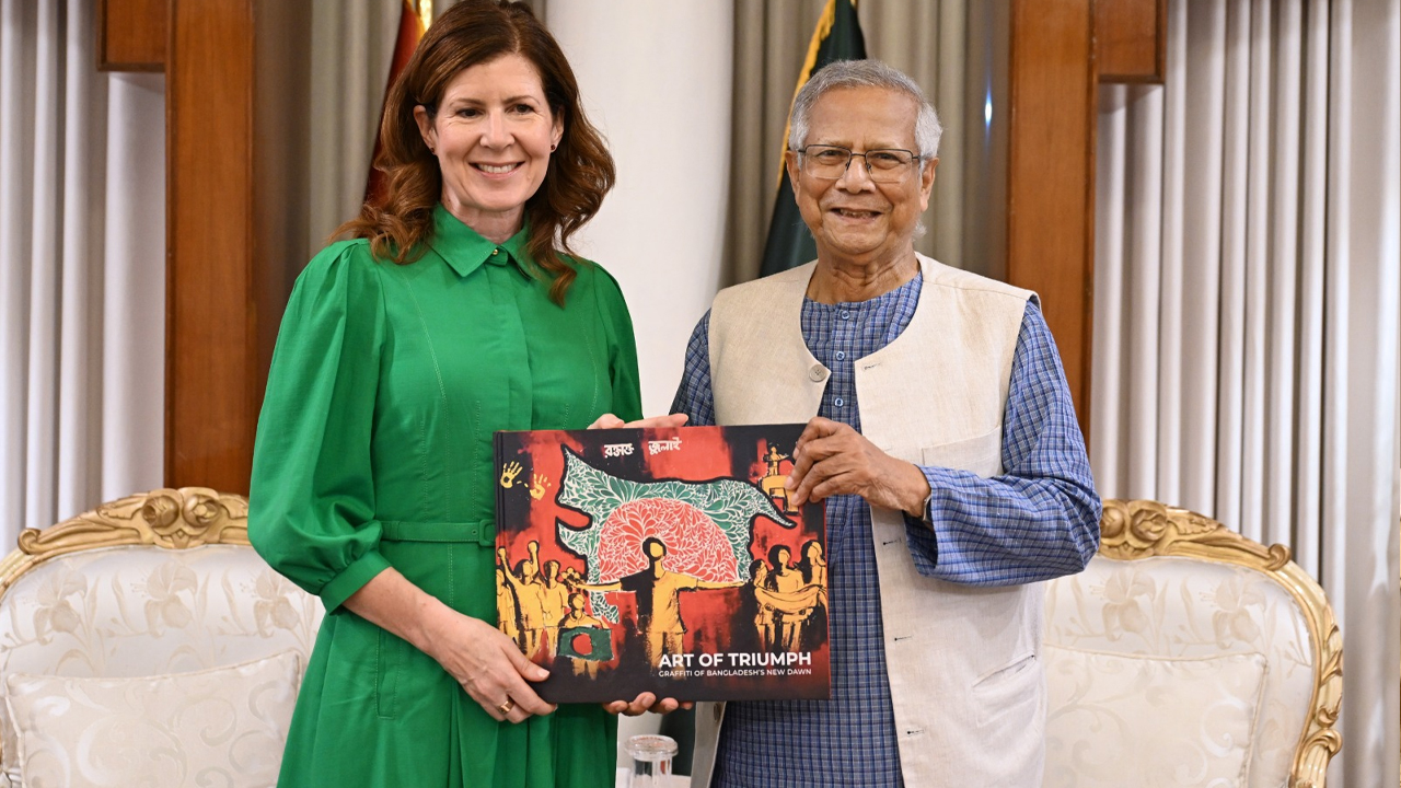 কার্যক্রম স্থগিত আ. লীগ নির্বাচনে অংশ নিতে পারবে না,,,ব্রিটিশ মন্ত্রীকে ড. ইউনূস
