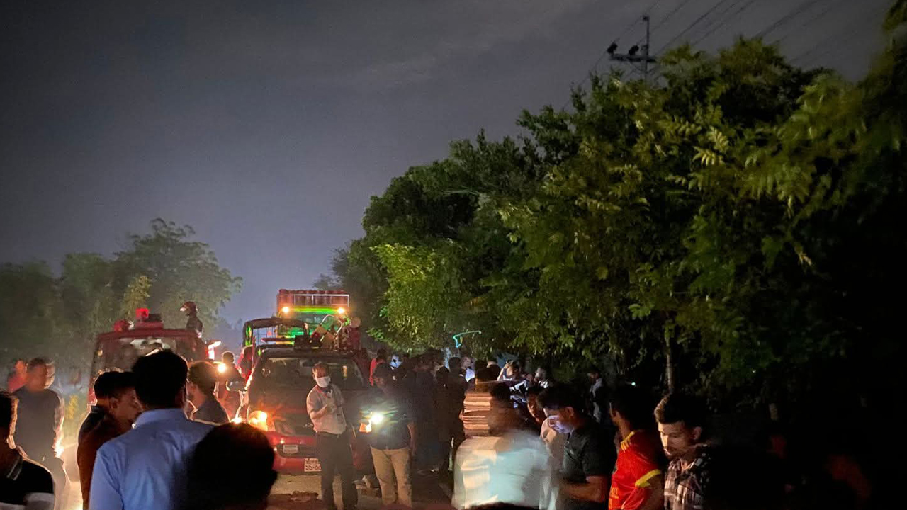 বিএনপির সভা শেষে ফেরার পথে ট্রাকের ধাক্কায় তিন মোটরসাইকেল আরোহী নিহত