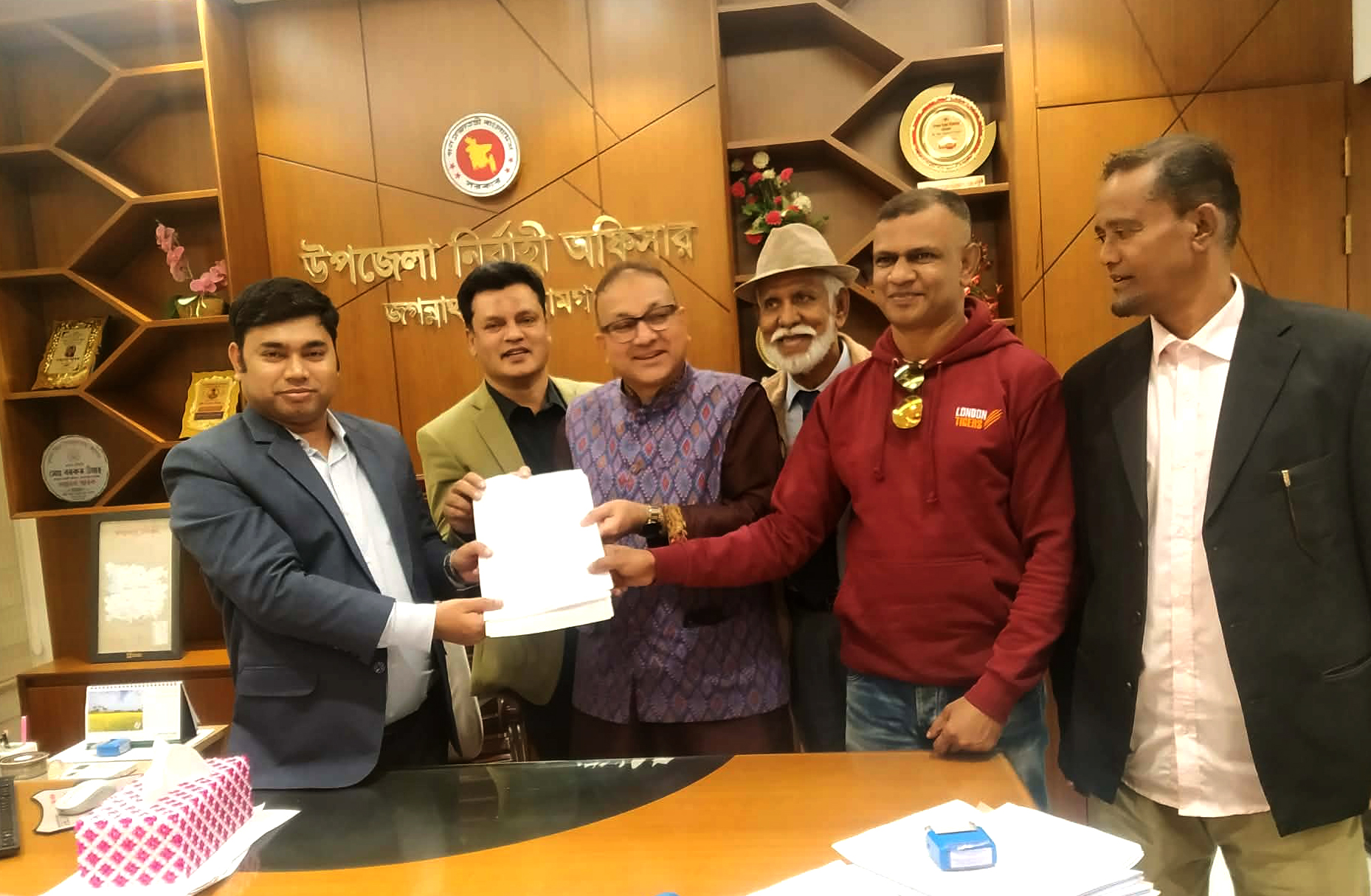 জগন্নাথপুরে স্বতন্ত্র এমপি প্রার্থী আনোয়ার হোসেনের মনোনয়ন দাখিল