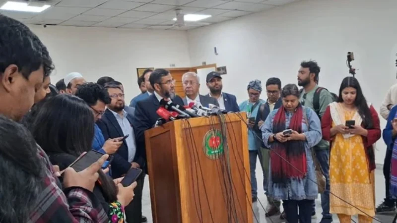 সপ্তাহের মধ্যেই নির্বাচন ও গণভোটের তফসিল ঘোষণা করা হবে বললেন ইসি সানাউল্লাহ চলতি