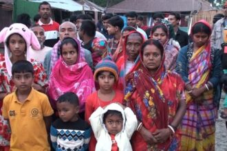বাগেরহাটে বিতর্ক সাজানো মামলার অভিযোগ, অবরুদ্ধ ১০ পরিবার—চলাচলের পথ দখলের অভিযোগে তীব্র ক্ষোভ