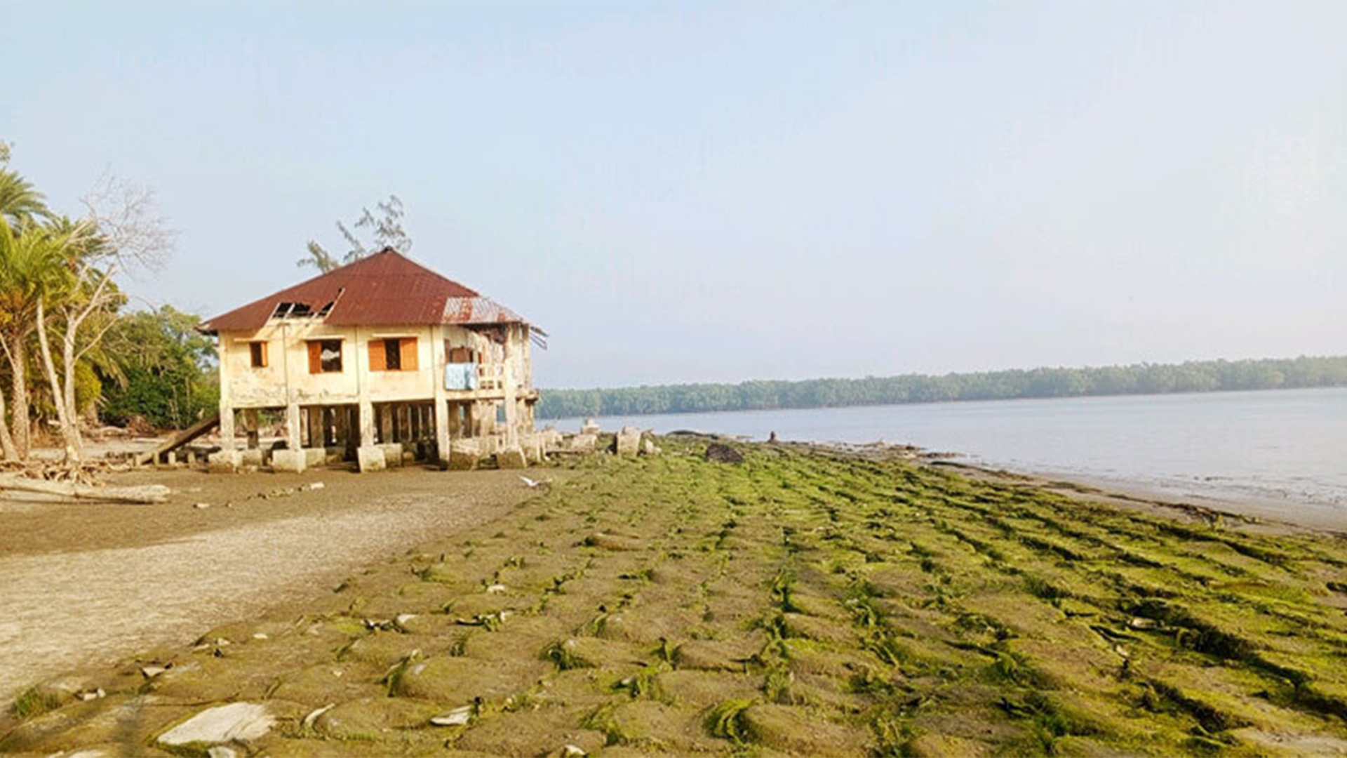 ভাঙনের মুখে সুন্দরবনের কটকা–জামতলা সাগরে বিলীন স্থাপনা, সৌন্দর্য হারিয়ে পর্যটকশূন্য ঐতিহ্যবাহী পর্যটন কেন্দ্র