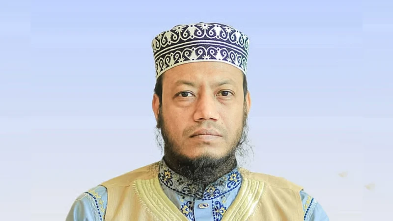 হত্যার হুমকি দেওয়া হচ্ছে, আমার ৩ কন্যাকে দেখে রাইখেন: আমির হামজা