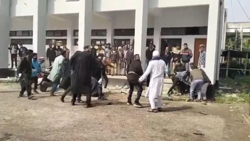 আদালত প্রাঙ্গণে বাদী ও বিবাদী পক্ষের সংঘর্ষ, আটক ৩