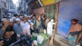 ভোরবেলা ঝাড়ু হাতে রাস্তা পরিষ্কারে জামায়াত আমির