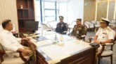 প্রধানমন্ত্রীর সঙ্গে তিন বাহিনী প্রধানের সাক্ষাৎ
