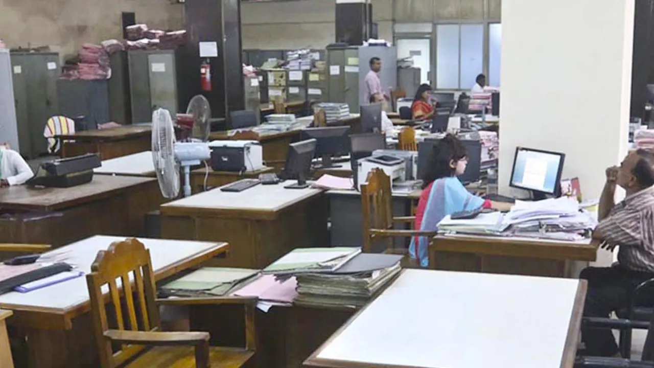 অফিসের সময় নিয়ে সরকারের কঠোর নির্দেশনা, না মানলে ব্যবস্থা