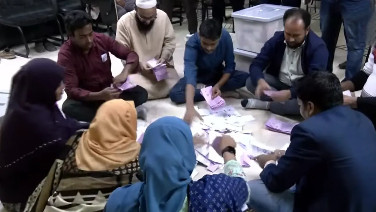 ভোট গণনা শুরু, ফলাফলের অপেক্ষা