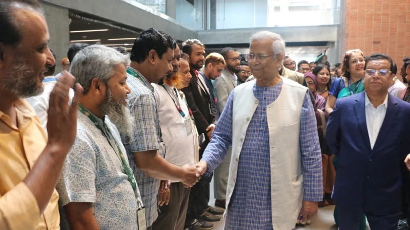 পুরোনো কর্মস্থলে ফিরলেন ড. ইউনূস