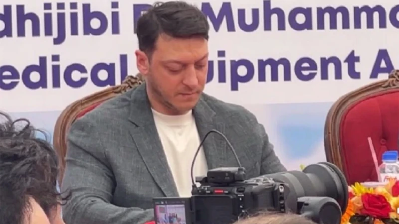 খেলাধুলা বিশ্বকাপজয়ী তারকা ওজিল এখন ঢাকায়