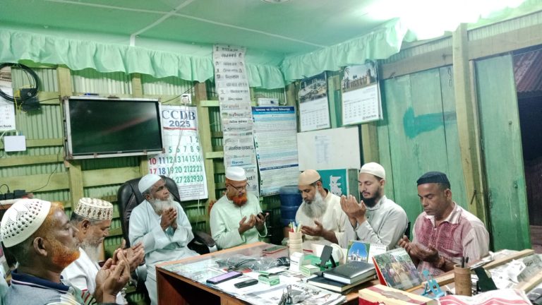 দৈনিক প্রবাহের সম্পাদক আশরাফ উল হক অসুস্থ, সুস্থতা কামনায় মোরেলগঞ্জ উপজেলা প্রেসক্লাবে দোয়া মাহফিল