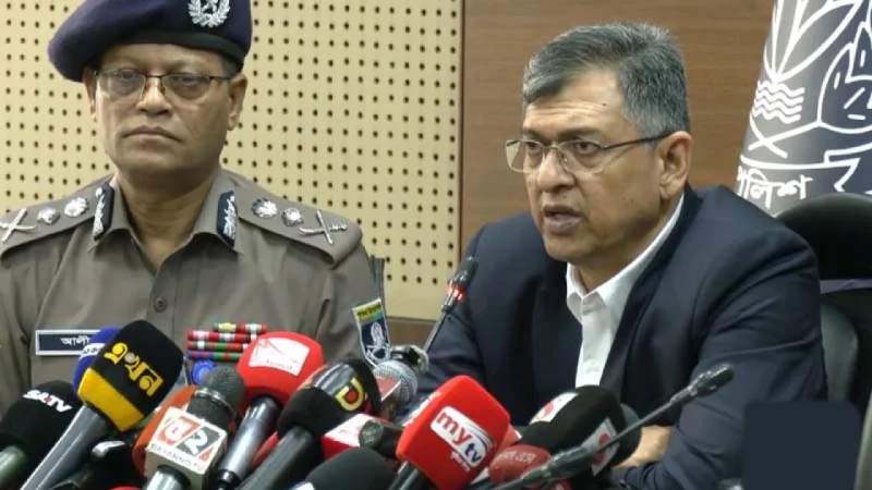 চাঁদাবাজ-অস্ত্রধারীদের তালিকা করে শিগগিরই অভিযান: স্বরাষ্ট্রমন্ত্রী