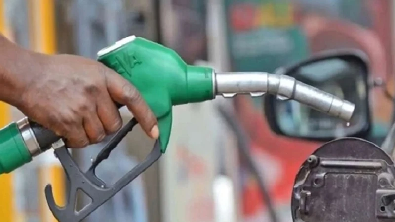 আপাতত বাড়ছে না জ্বালানি তেলের দাম