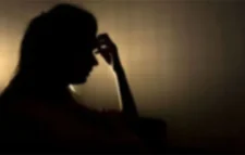 সিঙ্গাপুর প্রবাসীকে বিয়ের দাবিতে অনশনে সৌদি প্রবাসীর স্ত্রী