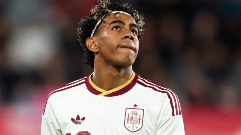 মুসলিমবিদ্বেষী স্লোগানে ক্ষুব্ধ ইয়ামাল বললেন, ‘আমি মুসলিম, আলহামদুলিল্লাহ’