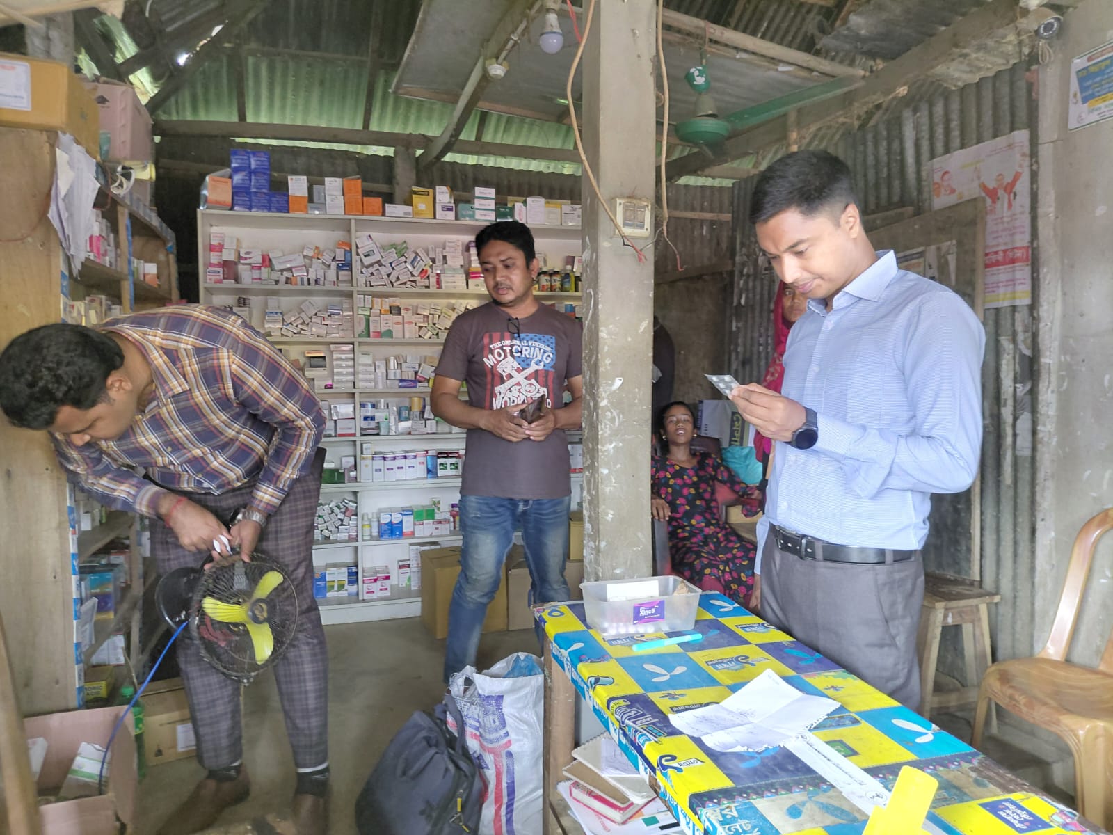 ধর্মপাশায় ভ্রাম্যমাণ আদালতে মাধ্যমে ৩ ব্যবসায়ীকে ২০ হাজার টাকা জরিমানা