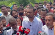 স্বরাষ্ট্র ও পররাষ্ট্রমন্ত্রীর লাল-সবুজ চুড়ি পরে থাকা দরকার: নাসীরুদ্দীন পাটওয়ারী
