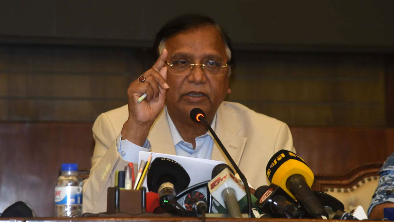 ১০০ টাকার বেশি নিলে ও ময়লা না সরালে লাইসেন্স বাতিল : ডিএসসিসি প্রশাসক