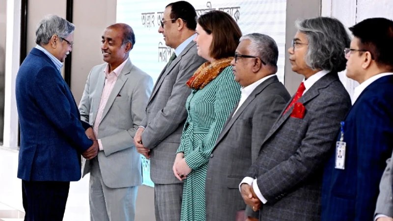 চিকিৎসা শেষে দেশে ফিরলেন রাষ্ট্রপতি