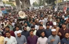 রামিসা হত্যার বিচার দাবিতে মিরপুর-১০ গোলচত্বর অবরোধ, যান চলাচল বন্ধ