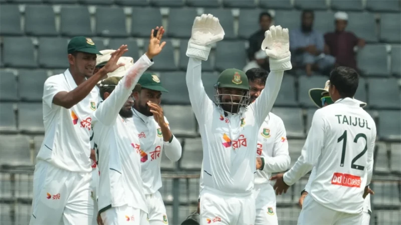 তাইজুলের ঘূর্ণিতে চালকের আসনে থেকে মাঠ ছাড়ল বাংলাদেশ