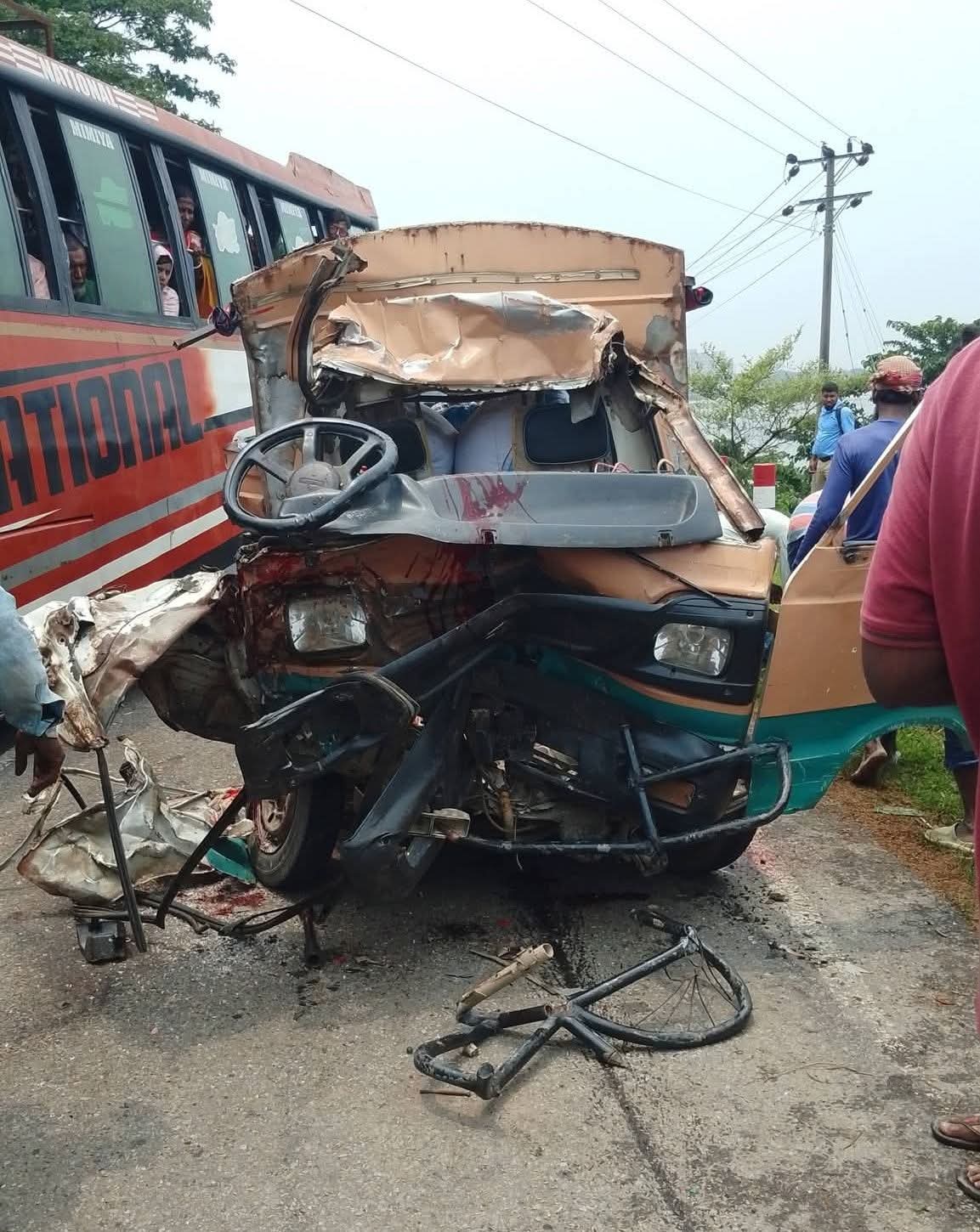 সুনামগঞ্জের গবিন্দপুরে বাস-লেগুনার মুখোমুখি সংঘর্ষে নিহত ২, আহত ৩