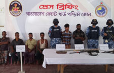 সুন্দরবনে কোস্ট গার্ডের অভিযানে করিম শরীফ বাহিনীর দুই দস্যু আটক