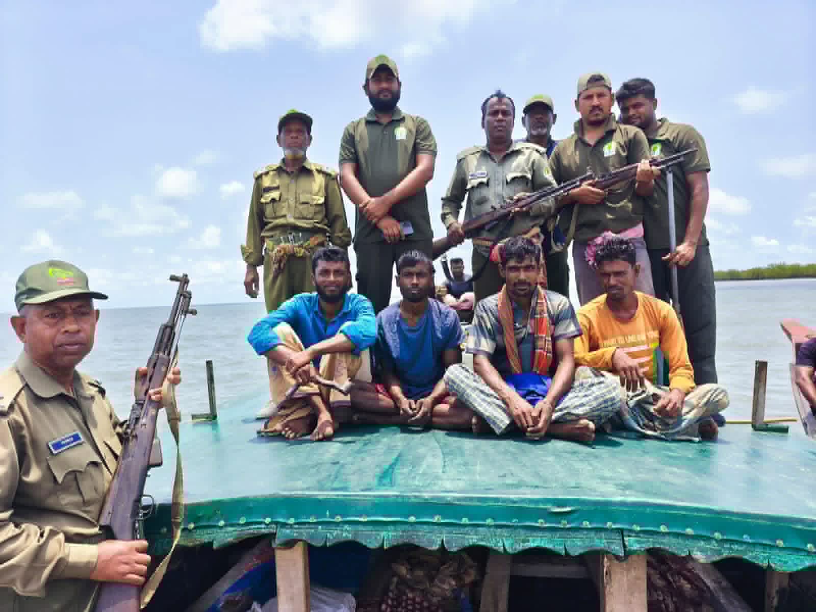 সুন্দরবনে বনরক্ষীদের ওপর নৃশংস হামলা হরিণ শিকারিকে ছিনিয়ে নিল দুর্বৃত্তরা, আহত দুই বনরক্ষী