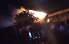 ধর্মপাশায় দূর্বৃত্তদের খড়ের লাছিতে আগুন লাগানোর ঘটনায় থানায় অভিযোগ