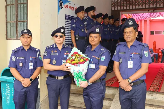 সিলেটের ডিআইজি নবীগঞ্জ থানা পরিদর্শন সহ দিক নিদেশনামূলক আলোচনা সভা অনুষ্ঠিত 