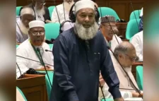 সংসদ কক্ষে প্রবেশের সময় ‘মাথা নিচুতে’ আপত্তি মুজিবুর রহমানের