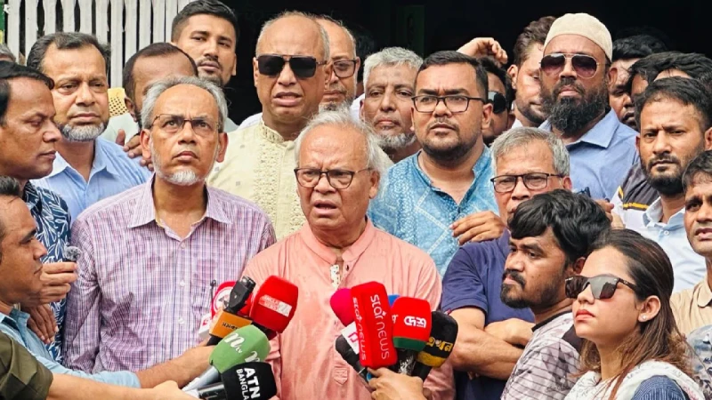 ‘ফ্যাসিস্ট আ.লীগ পচা পানির কচুরিপানার মধ্য দিয়ে উঁকি দেওয়ার চেষ্টা করছে’