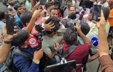 ধানমন্ডিতে সাংবাদিককে মারধর করলেন জামায়াতকর্মীরা