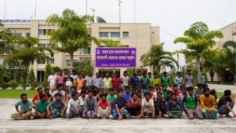 পরিবারের কাছে ফিরলেন ভারতে আটক ৯১ বাংলাদেশি জেলে