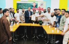 প্যারিসে সংবর্ধিত আব্দুল আজিজ মাসুক