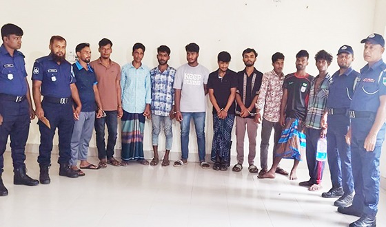 চিতলমারীতে পুলিশের অভিযানে ১১ জন আইনের আওতায়
