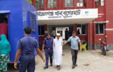 মোরেলগঞ্জে প্রতিবন্ধী স্বামী পরিত্যক্তা নারীকে ধর্ষণচেষ্টা ও হত্যার অভিযোগে বৃদ্ধ গ্রেপ্তার