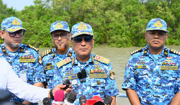 সুন্দরবনের নিরাপত্তা বিঘ্নিত করার অপচেষ্টা বরদাশত করা হবে না : কোস্ট গার্ড মহাপরিচালক