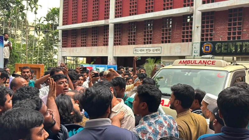 রাবিতে শিবির ও রাকসু নেতার মারধরে আহত ২ শিক্ষার্থীকে গ্রেপ্তার