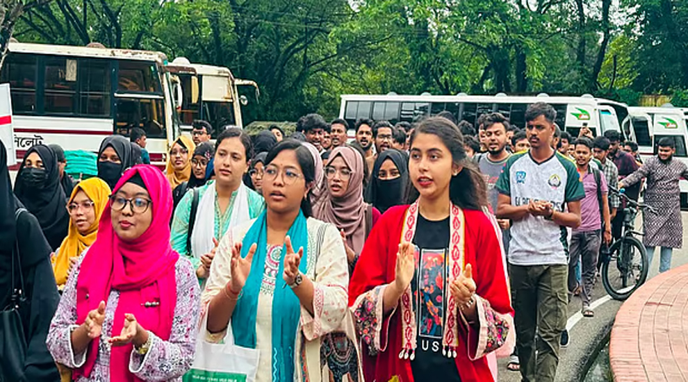 বিক্ষোভে উত্তাল শাবি, কঠোর কর্মসূচির হুঁশিয়ারি