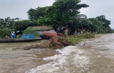 সুনামগঞ্জের হাওরপাড়ে টিকে থাকার লড়াই